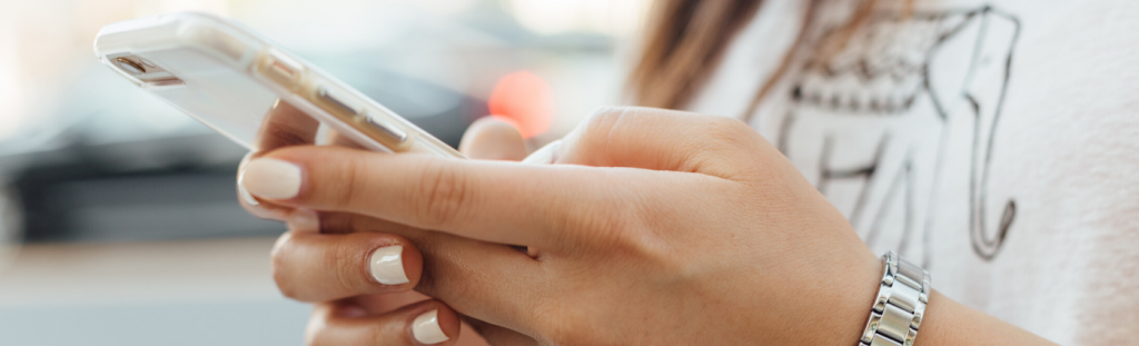 Send an email or pick up the phone? When to use for first contact